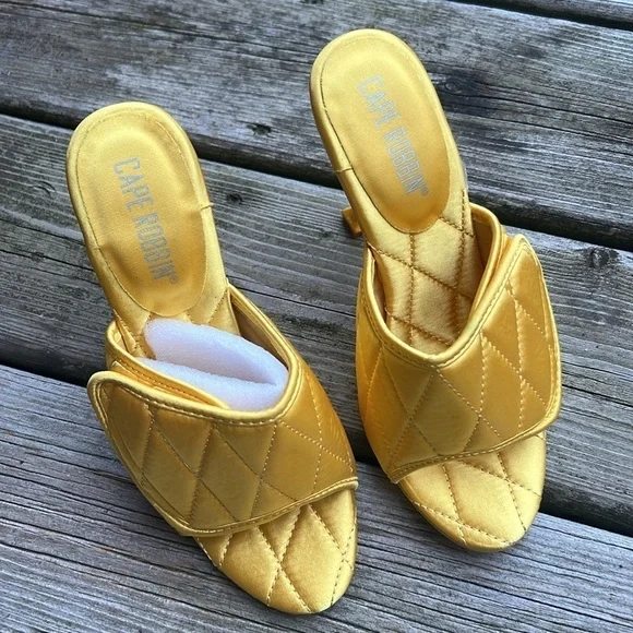 CAPE Robbin Leslee Heels - Picture 10 of 10